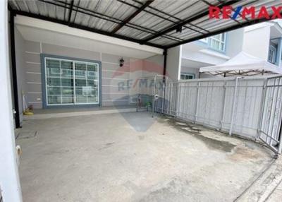 112 Sqm., 3 Beds, 2 Baths Townhouse listed for ฿ 1,990,000.