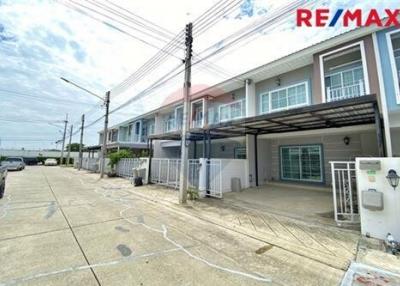 112 Sqm., 3 Beds, 2 Baths Townhouse listed for ฿ 1,990,000.