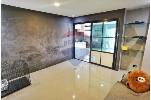 180 Sqm., 3 Beds, 3 Baths Townhouse listed for ฿ 3,990,000.