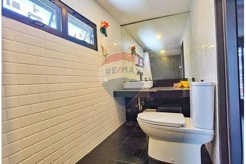 180 Sqm., 3 Beds, 3 Baths Townhouse listed for ฿ 3,990,000.