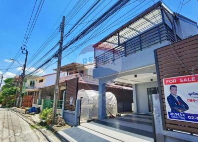 180 Sqm., 3 Beds, 3 Baths Townhouse listed for ฿ 3,990,000.