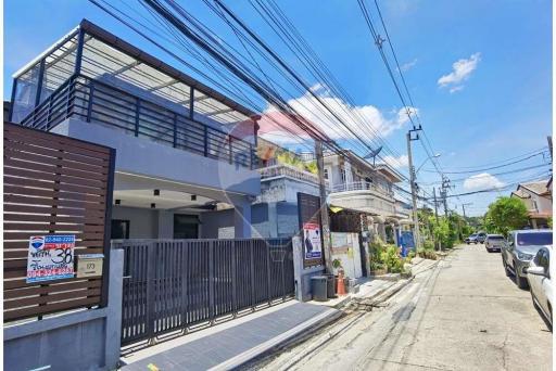 180 Sqm., 3 Beds, 3 Baths Townhouse listed for ฿ 3,990,000.