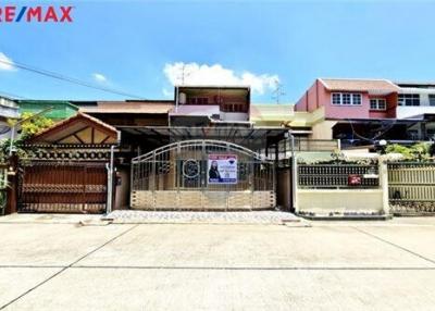 350 Sqm., 4 Beds, 4 Baths Townhouse listed for ฿ 6,800,000.