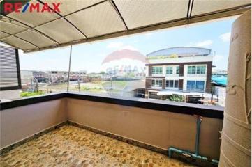 350 Sqm., 4 Beds, 4 Baths Townhouse listed for ฿ 6,800,000.