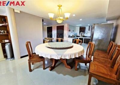 350 Sqm., 4 Beds, 4 Baths Townhouse listed for ฿ 6,800,000.