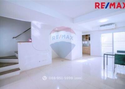 161 Sqm., 3 Beds, 3 Baths Townhouse listed for ฿ 3,200,000.