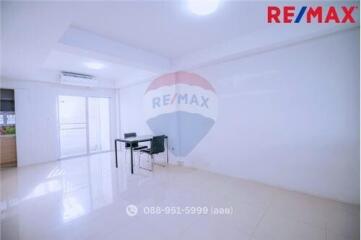 161 Sqm., 3 Beds, 3 Baths Townhouse listed for ฿ 3,400,000.