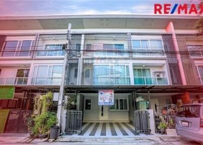 161 Sqm., 3 Beds, 3 Baths Townhouse listed for ฿ 3,200,000.