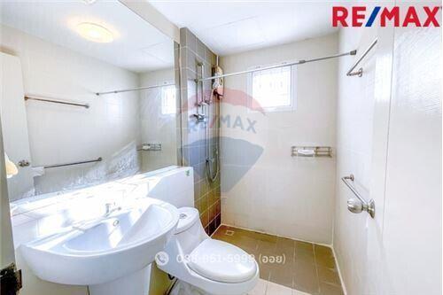 161 Sqm., 3 Beds, 3 Baths Townhouse listed for ฿ 3,400,000.