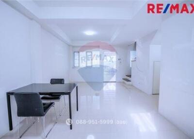 161 Sqm., 3 Beds, 3 Baths Townhouse listed for ฿ 3,400,000.