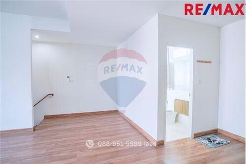 161 Sqm., 3 Beds, 3 Baths Townhouse listed for ฿ 3,400,000.