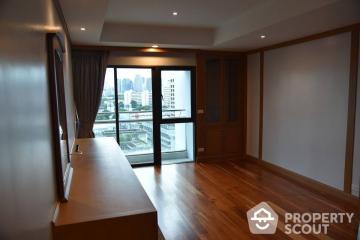 4-BR Condo at The Natural Place Suite Ngamduphli Condominium near MRT Lumphini