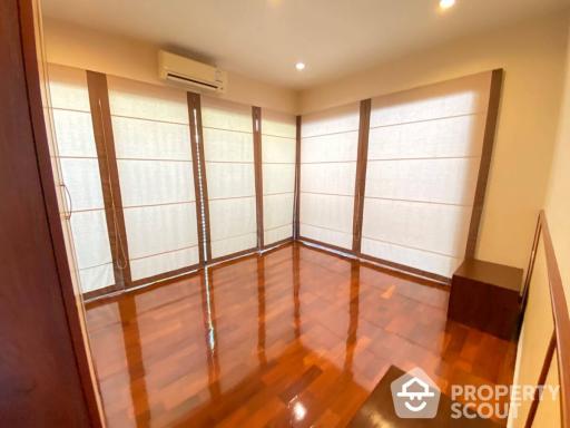 3-BR Apt. near BTS Phrom Phong (ID 513082)