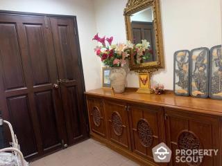 3-BR Condo at Baan Pruksasiri 1 Ratchatawi near BTS Phaya Thai