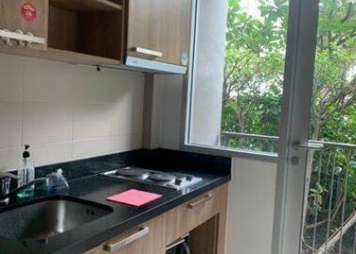 2-BR Condo at Hive Taksin near BTS Wongwian Yai