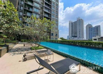 2-BR Condo at Hive Taksin near BTS Wongwian Yai