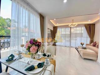 2 Bedrooms Townhouse in Rattanakorn Village 17 East Pattaya H011587