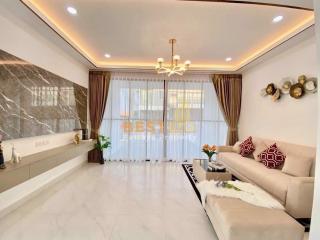 2 Bedrooms Townhouse in Rattanakorn Village 17 East Pattaya H011587