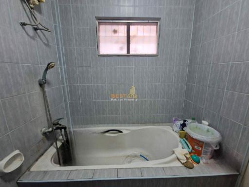 3 Bedrooms Townhouse in Chokchai Garden Homes 2 East Pattaya H011563