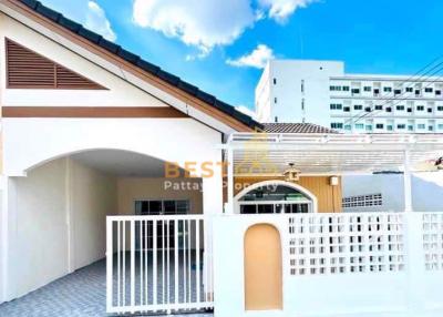 2 Bedrooms Townhouse East Pattaya H011537