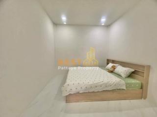 3 Bedrooms Townhouse in Chokchai Village 4 (Noen Plubwan) East Pattaya H011398