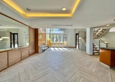 The Lofts Sathorn  Amazing 3 Bedroom Townhouse in Sathorn