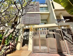 The Lofts Sathorn  Amazing 3 Bedroom Townhouse in Sathorn