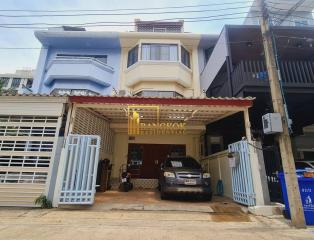 Newly Renovated 4 Bedroom Townhouse in Sukhumvit 61