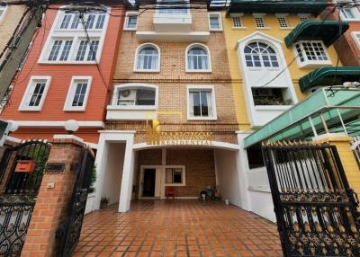 Yenakart Residence  Large 4 Storey Townhouse For Rent in Sathorn