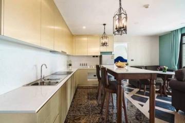 Modern kitchen with dining area