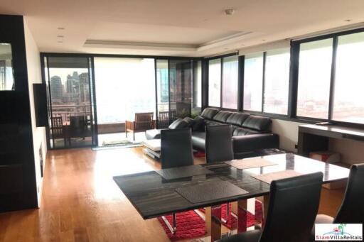 Lake Green - Furnished Two Bed Nana Corner Condo with Views of the City and Benchakiti Park