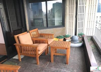 Lake Green - Furnished Two Bed Nana Corner Condo with Views of the City and Benchakiti Park