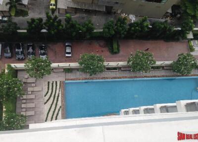 Bright Sukhumvit 24 - Luxurious 1-Bedroom Condo in Prime Location near BTS Phrom Phong