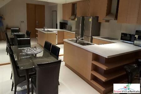 The Emporio Place - Furnished One Bedroom in a Great Location at Sukhumvit 24