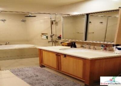 The Emporio Place - One Bedroom Duplex for Rent in a Very Convenient Location, Sukhumvit 24