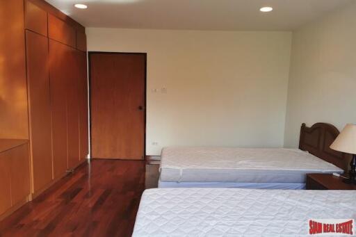 Spacious Three Bedroom Apartment for Rent with Two Balconies in Low Density Building - Phrom Phong