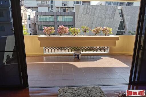 Spacious Three Bedroom Apartment for Rent with Two Balconies in Low Density Building - Phrom Phong