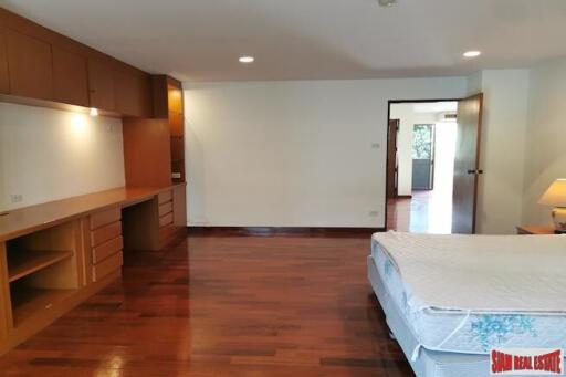 Spacious Three Bedroom Apartment for Rent with Two Balconies in Low Density Building - Phrom Phong