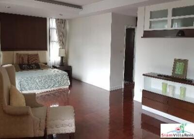 Neo Aree Sukhumvit 26 - Spacious and Comfortable Three Bedroom in Khlong Toei