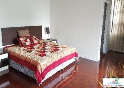 Neo Aree Sukhumvit 26 - Spacious and Comfortable Three Bedroom in Khlong Toei