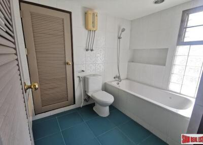 Extra Large Three Bedroom Apartment for Rent in Convenient Phrom Phong Area of Bangkok