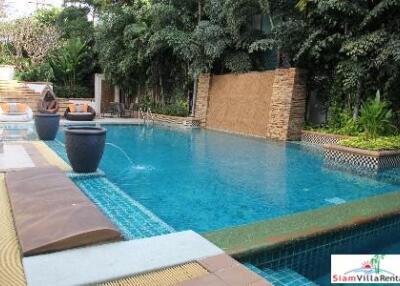 Royal Residence Park - Large Three Bedroom Condo for Rent in a Convenient Lumphini Area