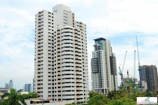 Baan Suan Petch - Roomy Two Bedroom Condo Good for Small Family in Phrom Phong