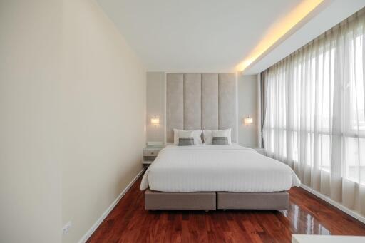 GM Service Apartment - Three Bedroom Corner Serviced Apartment with 180 Degree City Views in From Phong.