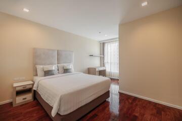 GM Service Apartment - Three Bedroom Corner Serviced Apartment with 180 Degree City Views in From Phong.