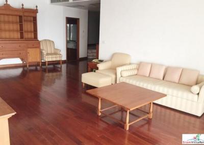 Rattanakosin View Mansion  Spacious Three Bedroom Condo on the Chao Phraya River for Rent