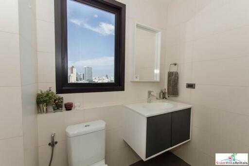 WYNE Sukhumvit  Contemporary One Bedroom Condo with City Views near BTS Phra Khanong