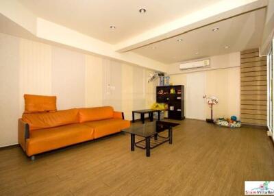 The Amethyst 39  Large Two Bedroom Condo within Walking Distance to Phrom Phong