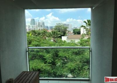 Via 31  Classic One Bedroom Condo for Rent with Green City Views in Phrom Phong