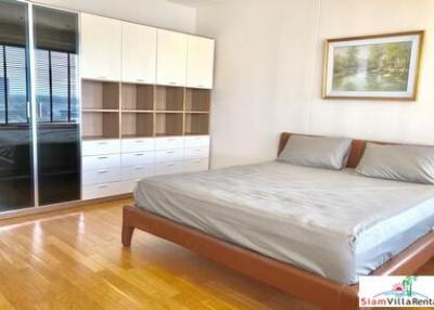 The Emporio Place  Modern Two Bedroom on Convenient Sukhumvit 24